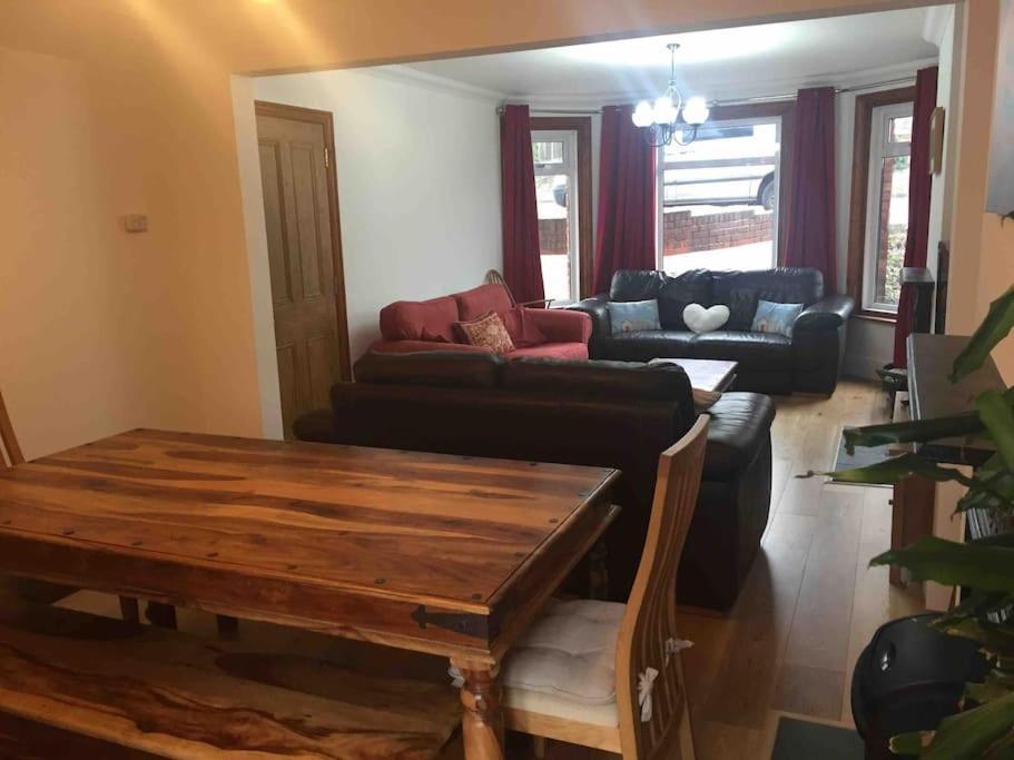 Spacious 5 Large Bedroom Victorian House - Beach 2 Miles Poole Bagian luar foto