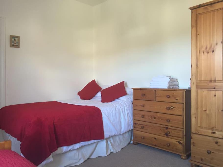 Spacious 5 Large Bedroom Victorian House - Beach 2 Miles Poole Bagian luar foto