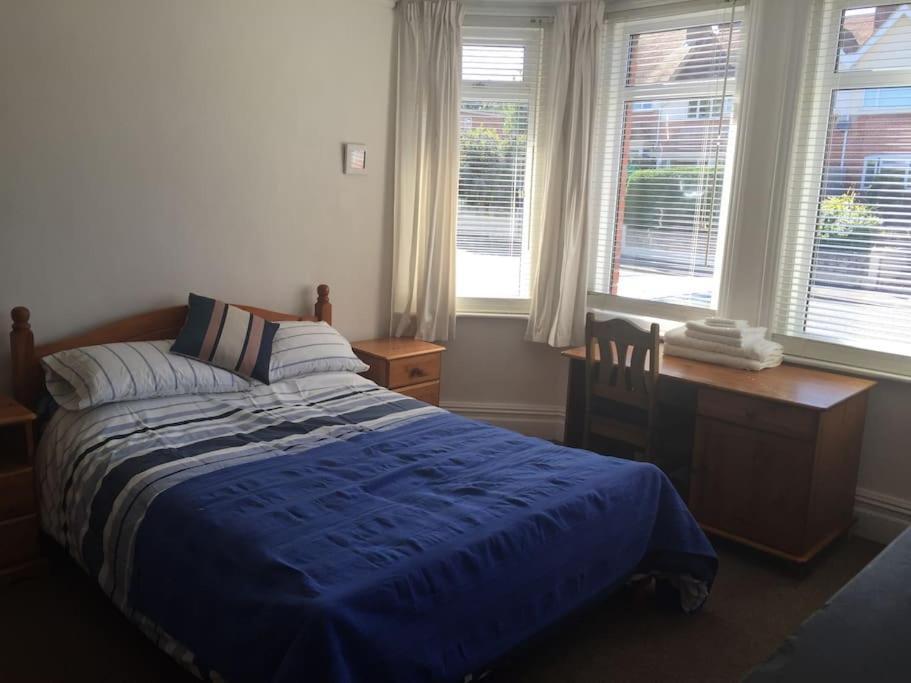 Spacious 5 Large Bedroom Victorian House - Beach 2 Miles Poole Bagian luar foto